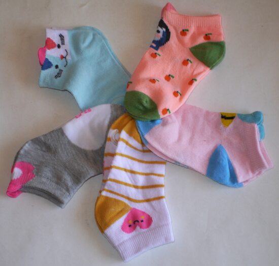 23/26, 27/30, 31/34, 35/38izm īsās zeķes meitenēm bitītes