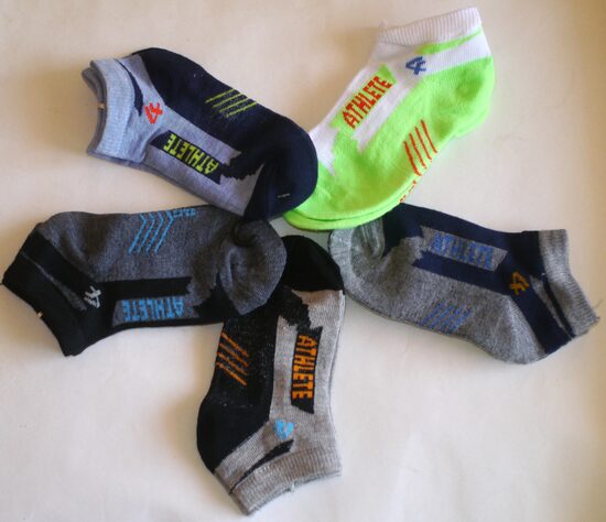 23/26, 27/30, 31/34, 35/38izm īsās zeķes puiku ar balti/zaļš