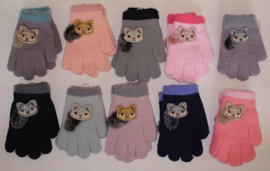 5-7gadi pirkstaiņi kaķis